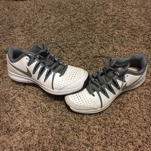 Nike vapor court tennis shoes